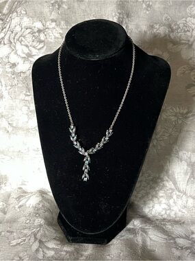 Vintage Silver Tone Light Blue Rhinestone Leaf Y-Drop Necklace 🌿✨